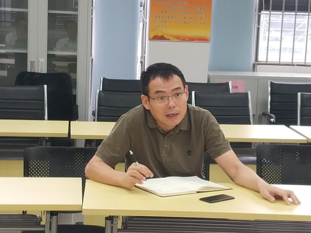 欧乐影院
党总支举行诫勉谈话活动3.png