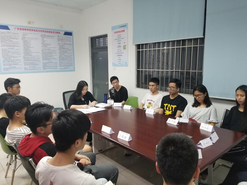 如何营造良好班风和学风-欧乐影院
召开17级班级管理分享沙龙1.jpg