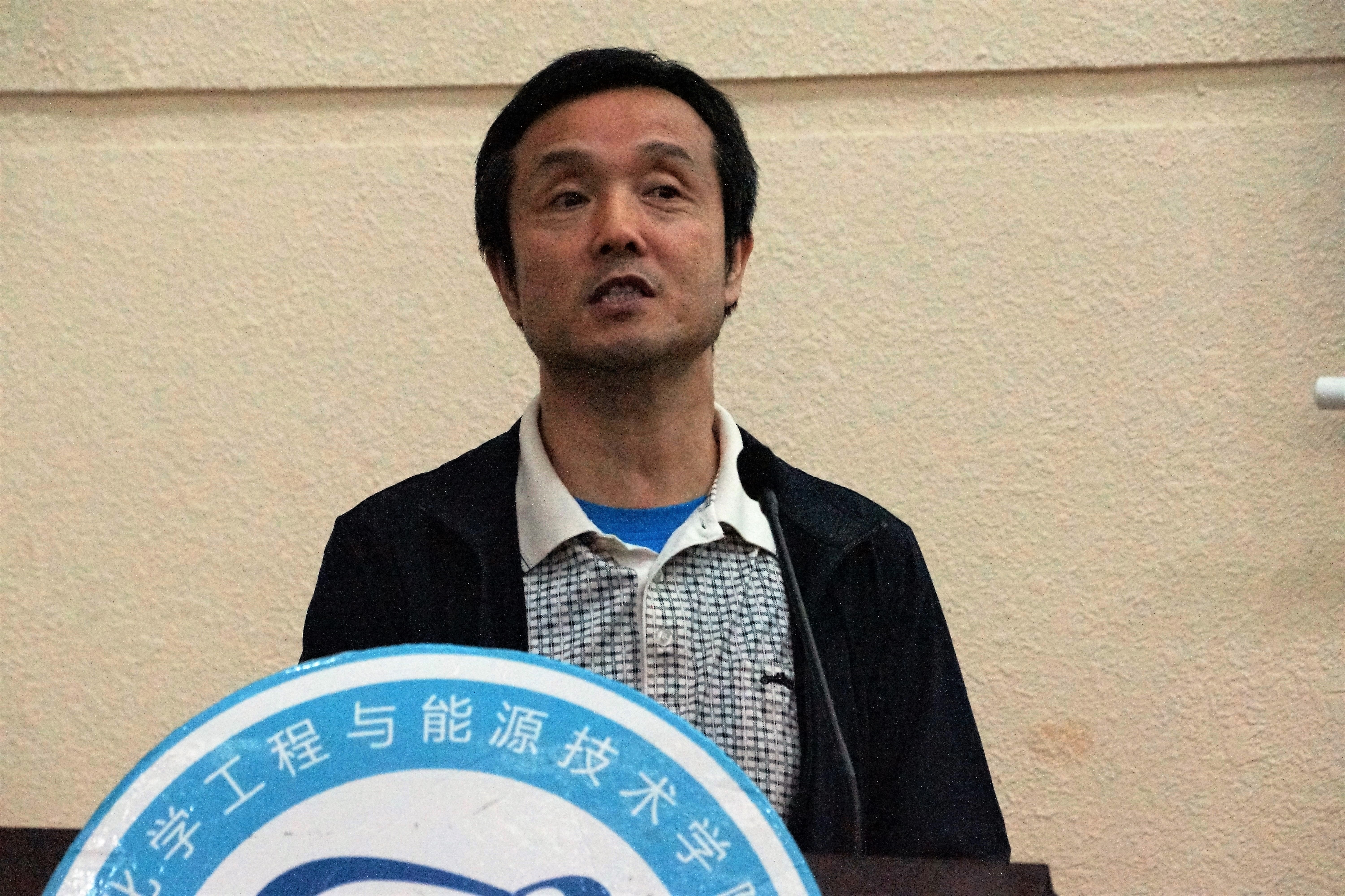 欧乐影院
党总支书记深入学生支部讲党课1.jpg
